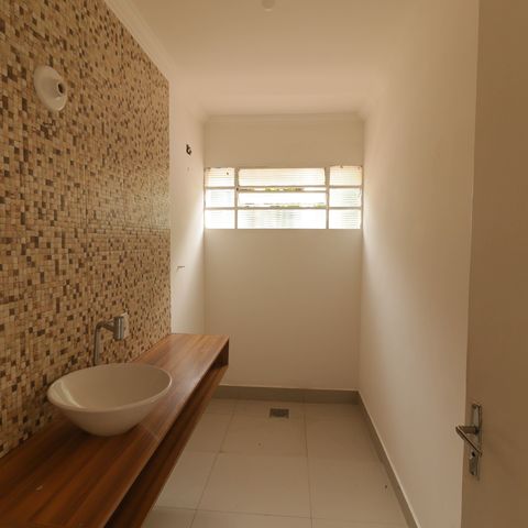 Casa à venda com 270m², 3 quartos e 4 vagas Casa à venda com 270m², 3 quartos e 4 vagasBanheiro Social
