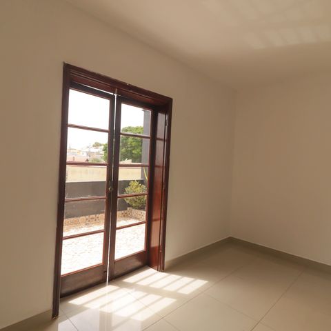 Casa à venda com 270m², 3 quartos e 4 vagas Casa à venda com 270m², 3 quartos e 4 vagasQuarto