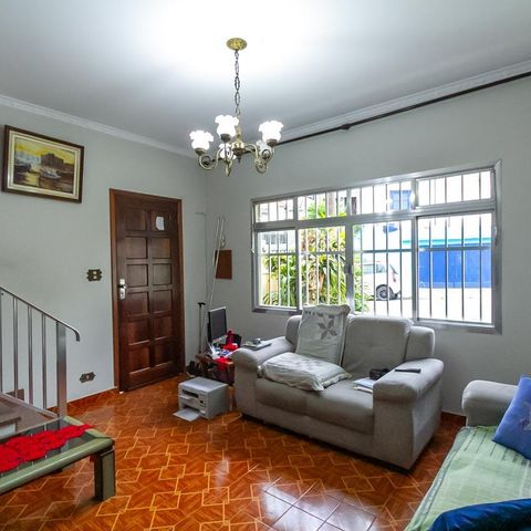Casa à venda com 255m², 3 quartos e 4 vagas Casa à venda com 255m², 3 quartos e 4 vagasSala