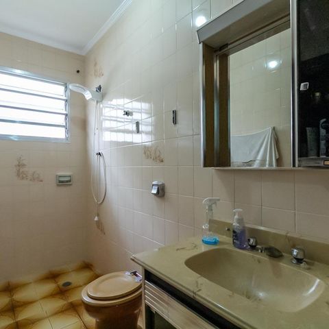 Casa à venda com 255m², 3 quartos e 4 vagas Casa à venda com 255m², 3 quartos e 4 vagasBanheiro Social 1