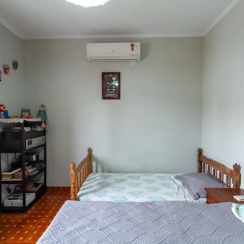 Casa à venda com 255m², 3 quartos e 4 vagas Casa à venda com 255m², 3 quartos e 4 vagasQuarto 2