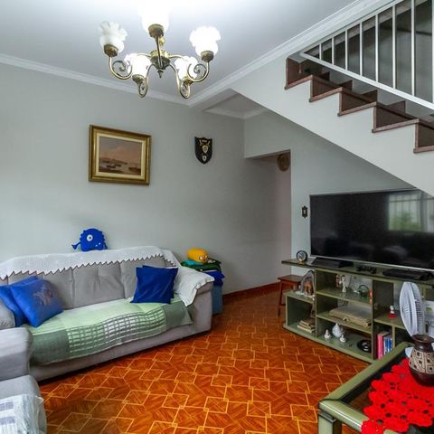 Casa à venda com 255m², 3 quartos e 4 vagas Casa à venda com 255m², 3 quartos e 4 vagasSala