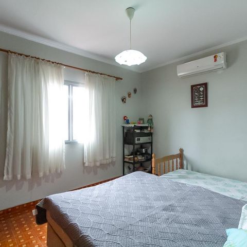 Casa à venda com 255m², 3 quartos e 4 vagas Casa à venda com 255m², 3 quartos e 4 vagasQuarto 2