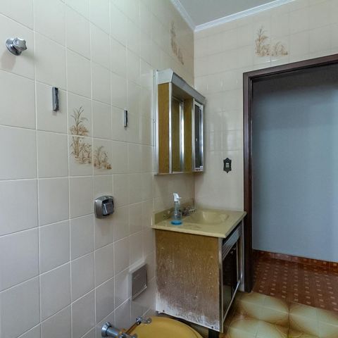 Casa à venda com 255m², 3 quartos e 4 vagas Casa à venda com 255m², 3 quartos e 4 vagasBanheiro Social 1