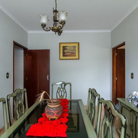 Casa à venda com 255m², 3 quartos e 4 vagas Casa à venda com 255m², 3 quartos e 4 vagasCopa