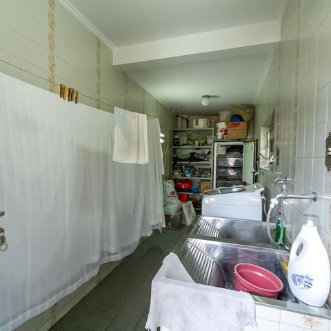Casa à venda com 255m², 3 quartos e 4 vagas Casa à venda com 255m², 3 quartos e 4 vagasÁrea de Serviço