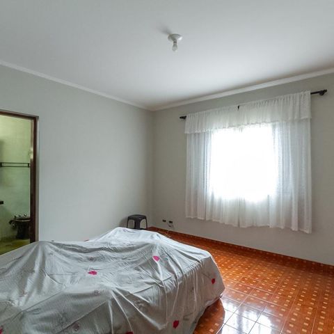 Casa à venda com 255m², 3 quartos e 4 vagas Casa à venda com 255m², 3 quartos e 4 vagasSuíte