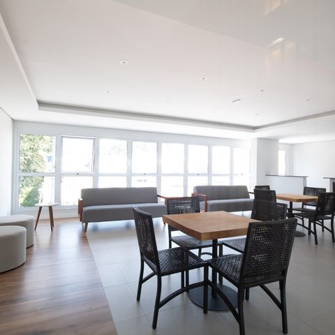 Apartamento à venda com 65m², 3 quartos e 2 vagas Apartamento à venda com 65m², 3 quartos e 2 vagasÁrea comum - Salão de festas