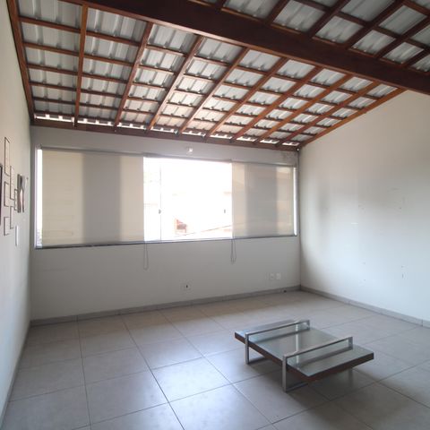 Casa à venda com 125m², 3 quartos e 2 vagasSala