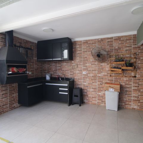 Casa à venda com 125m², 3 quartos e 2 vagasChurrasqueira