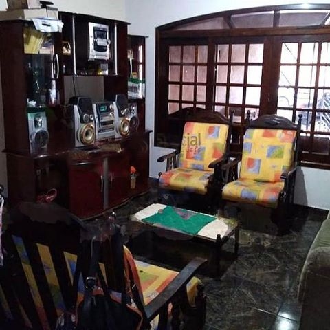 Casa à venda com 116m², 3 quartos e 2 vagas