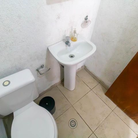 Casa à venda com 108m², 3 quartos e 3 vagas Casa à venda com 108m², 3 quartos e 3 vagasLavabo 2