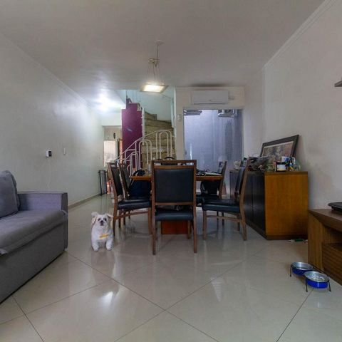 Casa à venda com 108m², 3 quartos e 3 vagas Casa à venda com 108m², 3 quartos e 3 vagasSala