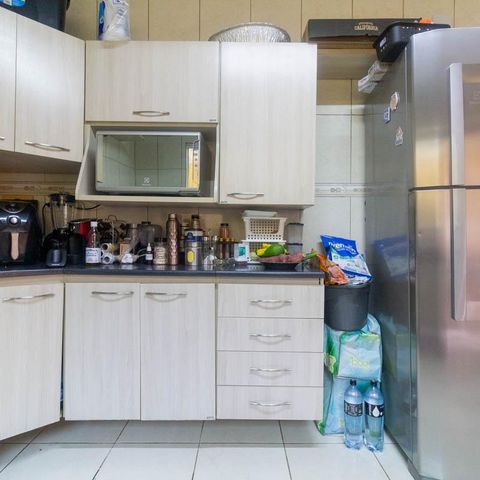 Casa à venda com 108m², 3 quartos e 3 vagas Casa à venda com 108m², 3 quartos e 3 vagasCozinha