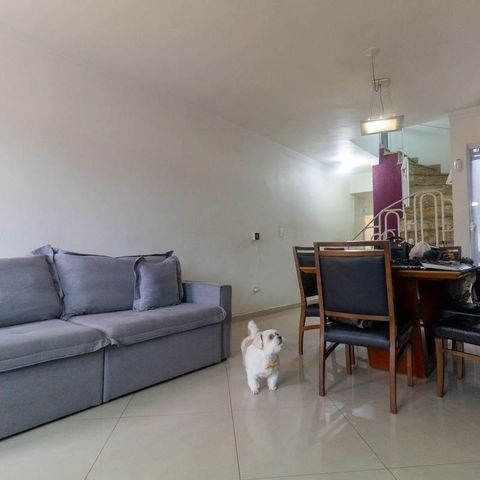 Casa à venda com 108m², 3 quartos e 3 vagas Casa à venda com 108m², 3 quartos e 3 vagasSala