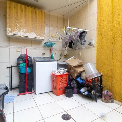 Casa à venda com 108m², 3 quartos e 3 vagas Casa à venda com 108m², 3 quartos e 3 vagasÁrea de Serviço