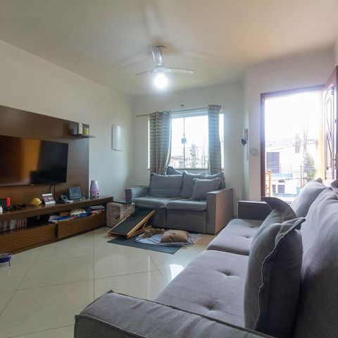 Casa à venda com 108m², 3 quartos e 3 vagas Casa à venda com 108m², 3 quartos e 3 vagasSala