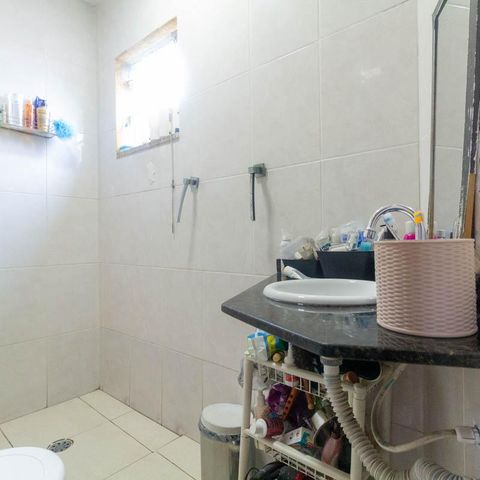 Casa à venda com 108m², 3 quartos e 3 vagas Casa à venda com 108m², 3 quartos e 3 vagasBanheiro 2