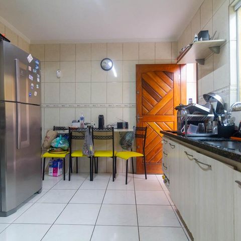 Casa à venda com 108m², 3 quartos e 3 vagas Casa à venda com 108m², 3 quartos e 3 vagasCozinha