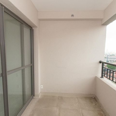 Studio à venda com 32m², 1 quarto e sem vaga Studio à venda com 32m², 1 quarto e sem vagaVaranda