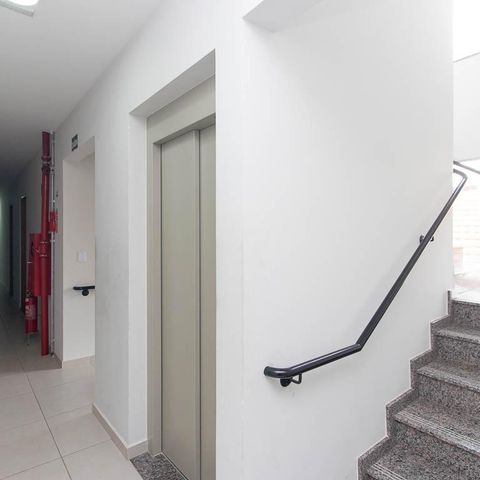 Apartamento à venda com 58m², 2 quartos e sem vaga Apartamento à venda com 58m², 2 quartos e sem vagaElevador