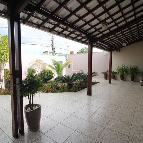Casa à venda com 420m², 3 quartos e 5 vagasQuintal