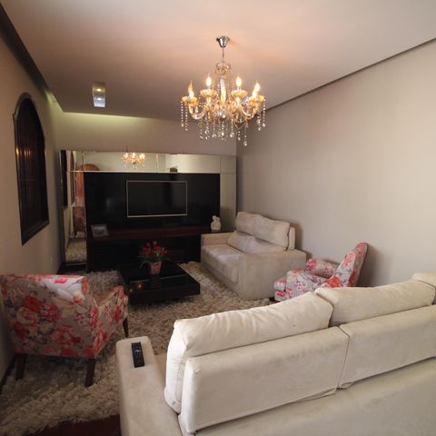 Casa à venda com 420m², 3 quartos e 5 vagasSala