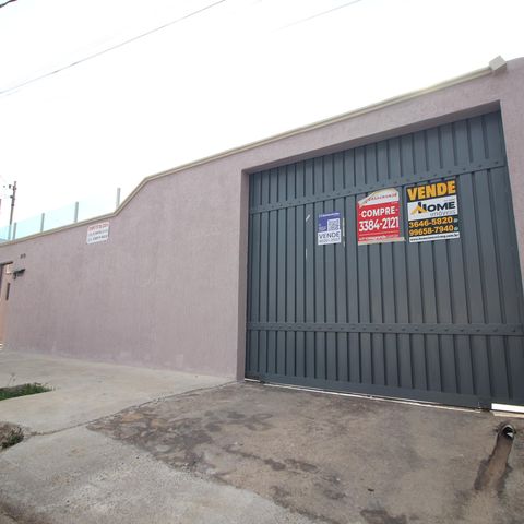 Casa à venda com 420m², 3 quartos e 5 vagasFachada/ Plaquinha Instalada 29/09/2025 YOJA-538