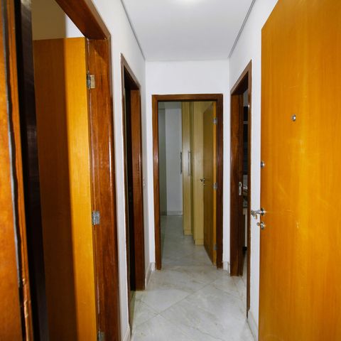 Apartamento à venda com 82m², 3 quartos e 2 vagasCorredor