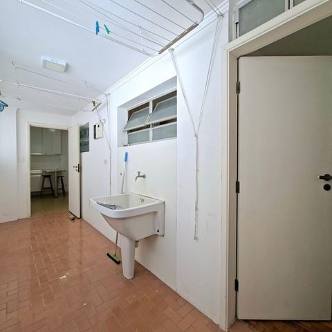 Apartamento à venda com 105m², 3 quartos e 1 vagaÁrea de Serviço