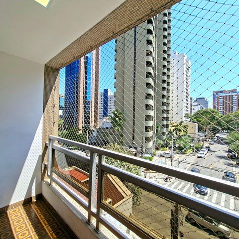 Apartamento à venda com 105m², 3 quartos e 1 vagaVaranda