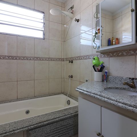 Casa de condomínio à venda com 90m², 2 quartos e 2 vagasBanheiro Social