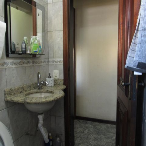 Casa para alugar com 300m², 3 quartos e 2 vagasBanheiro