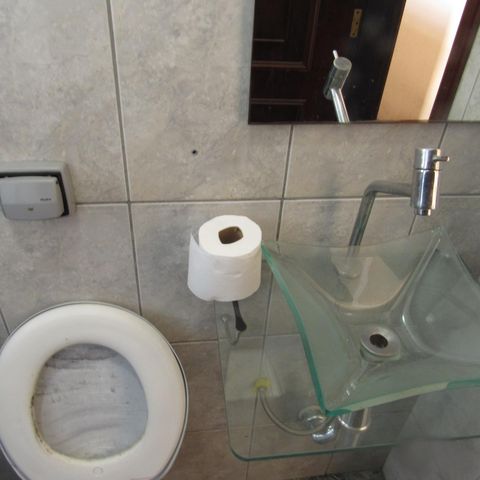 Casa para alugar com 300m², 3 quartos e 2 vagasBanheiro