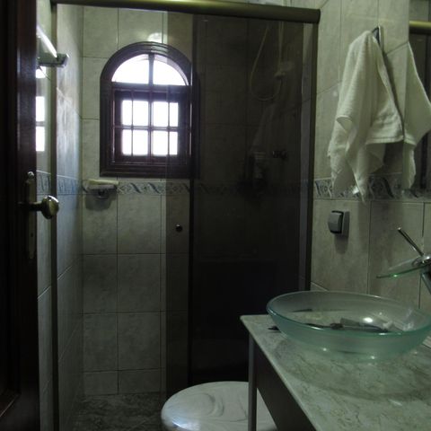Casa para alugar com 300m², 3 quartos e 2 vagasBanheiro