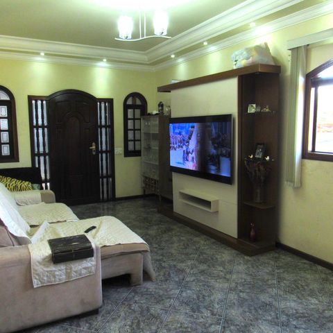Casa para alugar com 300m², 3 quartos e 2 vagasSala