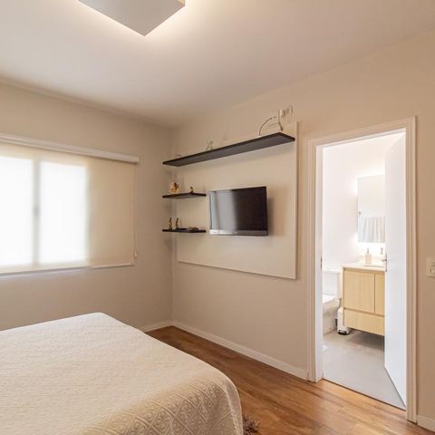 Casa à venda com 312m², 4 quartos e 8 vagas Casa à venda com 312m², 4 quartos e 8 vagasSuíte