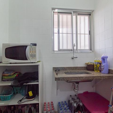 Casa à venda com 312m², 4 quartos e 8 vagas Casa à venda com 312m², 4 quartos e 8 vagasCopa