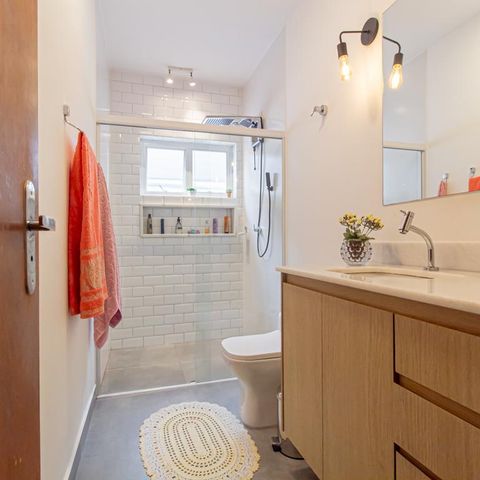 Casa à venda com 312m², 4 quartos e 8 vagas Casa à venda com 312m², 4 quartos e 8 vagasBanheiro Social