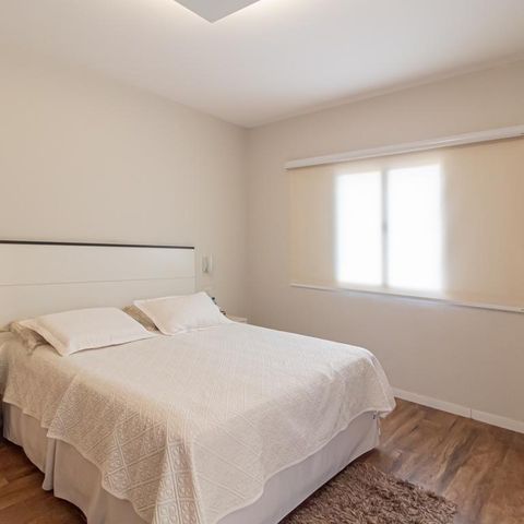 Casa à venda com 312m², 4 quartos e 8 vagas Casa à venda com 312m², 4 quartos e 8 vagasSuíte