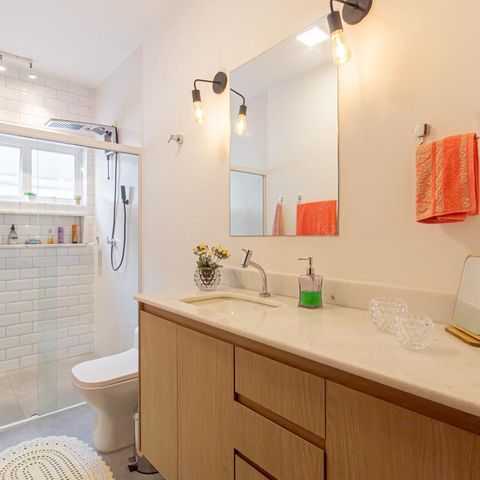 Casa à venda com 312m², 4 quartos e 8 vagas Casa à venda com 312m², 4 quartos e 8 vagasBanheiro Social