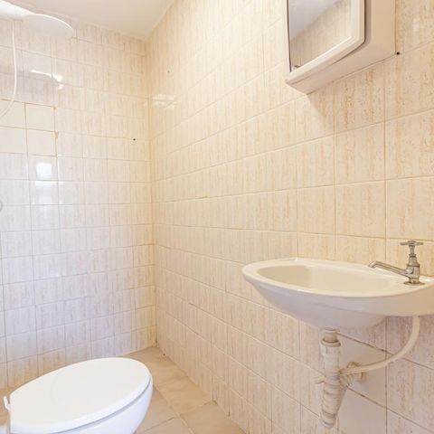 Casa à venda com 312m², 4 quartos e 8 vagas Casa à venda com 312m², 4 quartos e 8 vagasBanheiro da Edícula