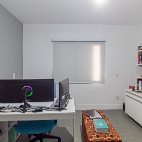 Casa à venda com 312m², 4 quartos e 8 vagas Casa à venda com 312m², 4 quartos e 8 vagasEscritório
