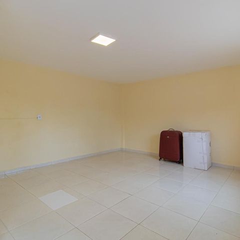 Casa à venda com 312m², 4 quartos e 8 vagas Casa à venda com 312m², 4 quartos e 8 vagasQuarto da Edícula