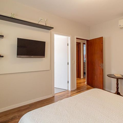 Casa à venda com 312m², 4 quartos e 8 vagas Casa à venda com 312m², 4 quartos e 8 vagasSuíte