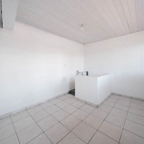 Casa à venda com 75m², 2 quartos e sem vagaQuarto