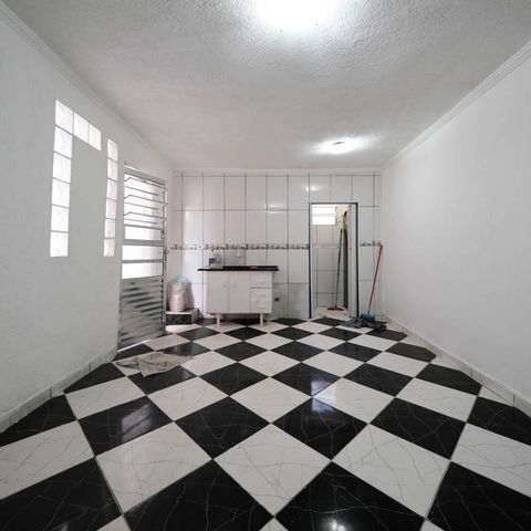 Casa à venda com 75m², 2 quartos e sem vagaSala/Cozinha