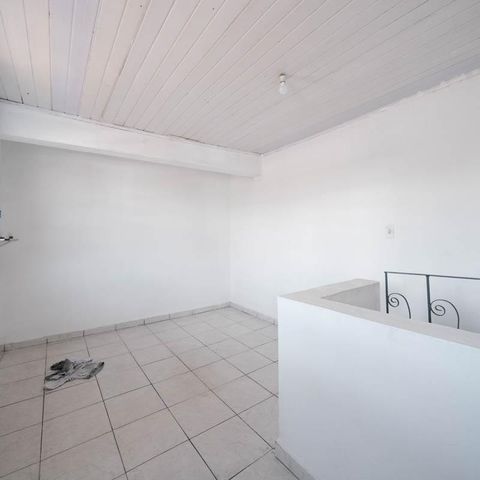 Casa à venda com 75m², 2 quartos e sem vagaQuarto