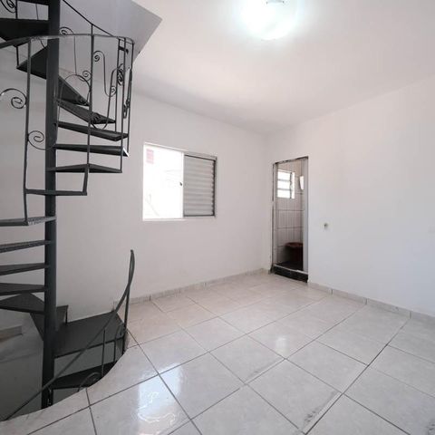 Casa à venda com 75m², 2 quartos e sem vagaSuíte