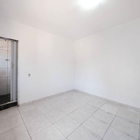 Casa à venda com 75m², 2 quartos e sem vagaSuíte
